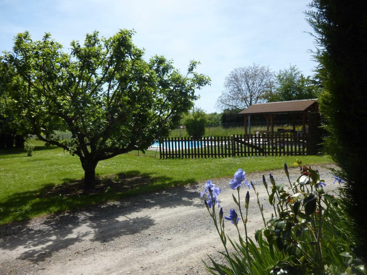 La Maison De Barbara Leilighet Effiat Eksteriør bilde